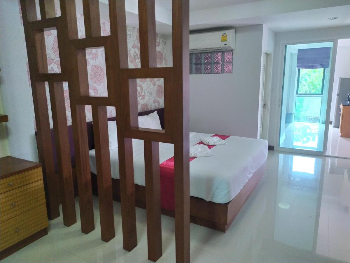 Kata Love Bagian luar foto